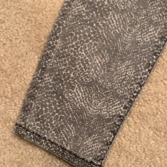 Universal Thread snake print skinny jeans - Picture 4 of 8